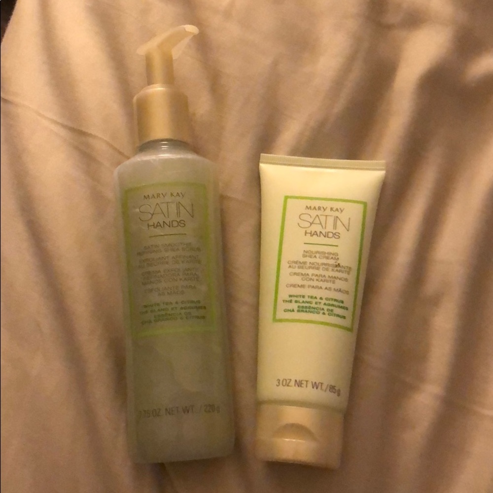 Mary Kay satin hands set